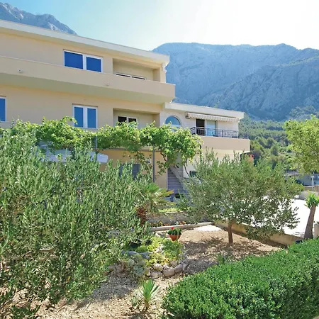 Semesterbostad Cozy In Makarska