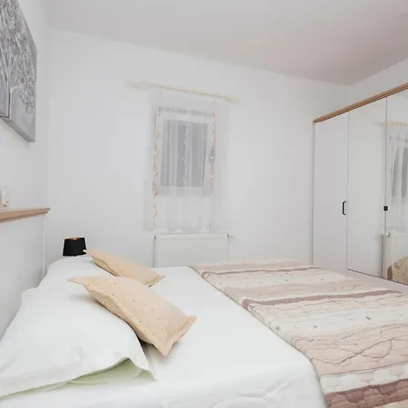 Semesterbostad Cozy In Makarska